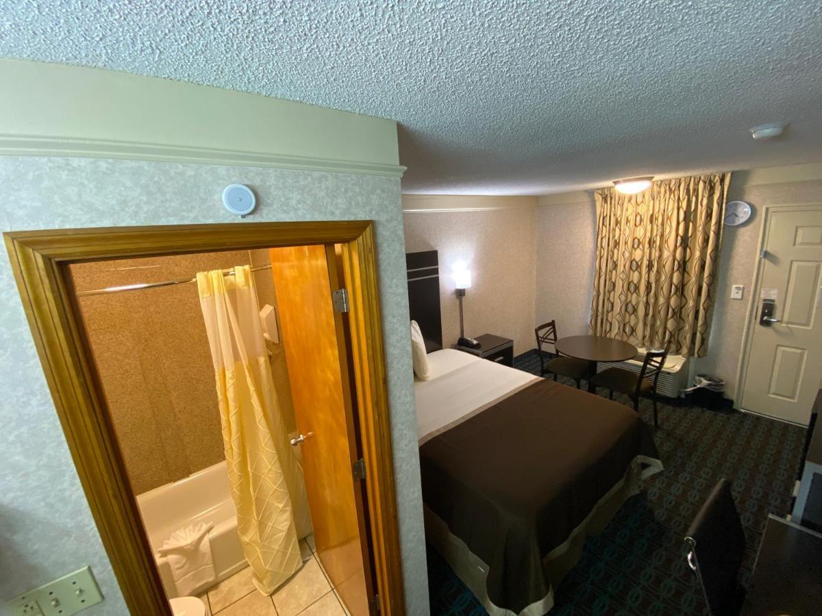 Deluxe Inn - Fayetteville I-95 Exteriör bild