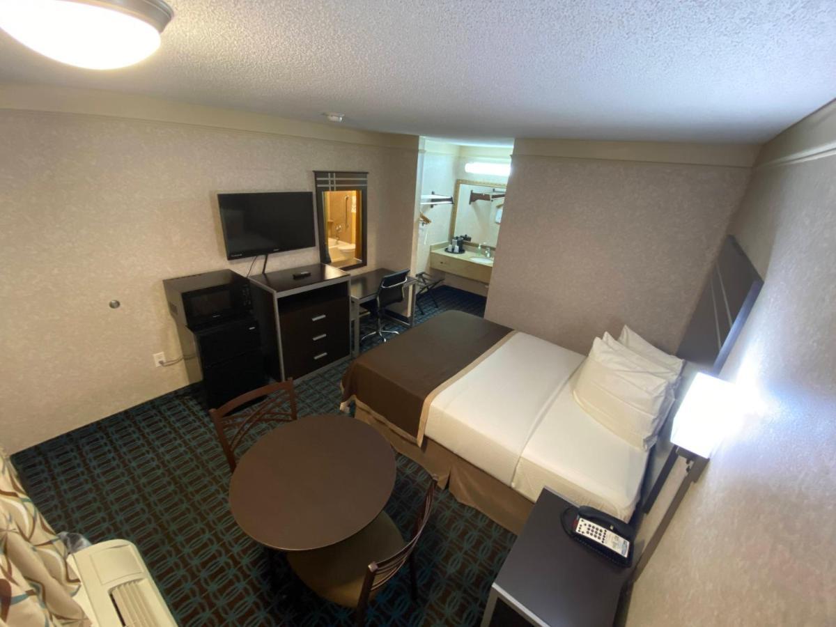 Deluxe Inn - Fayetteville I-95 Exteriör bild