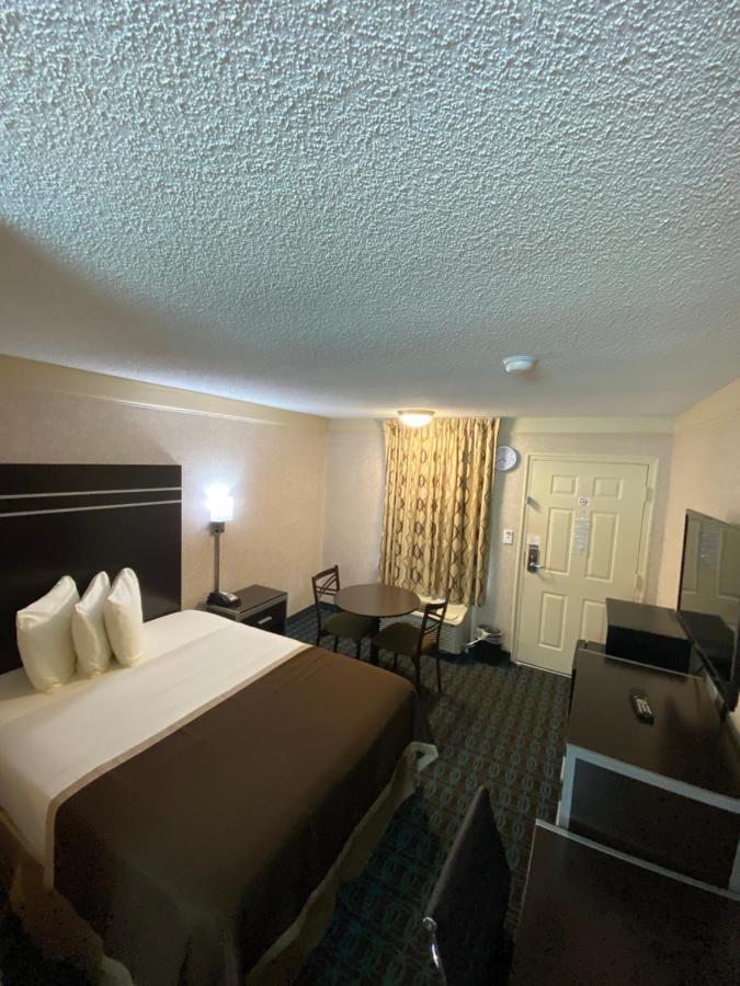 Deluxe Inn - Fayetteville I-95 Exteriör bild