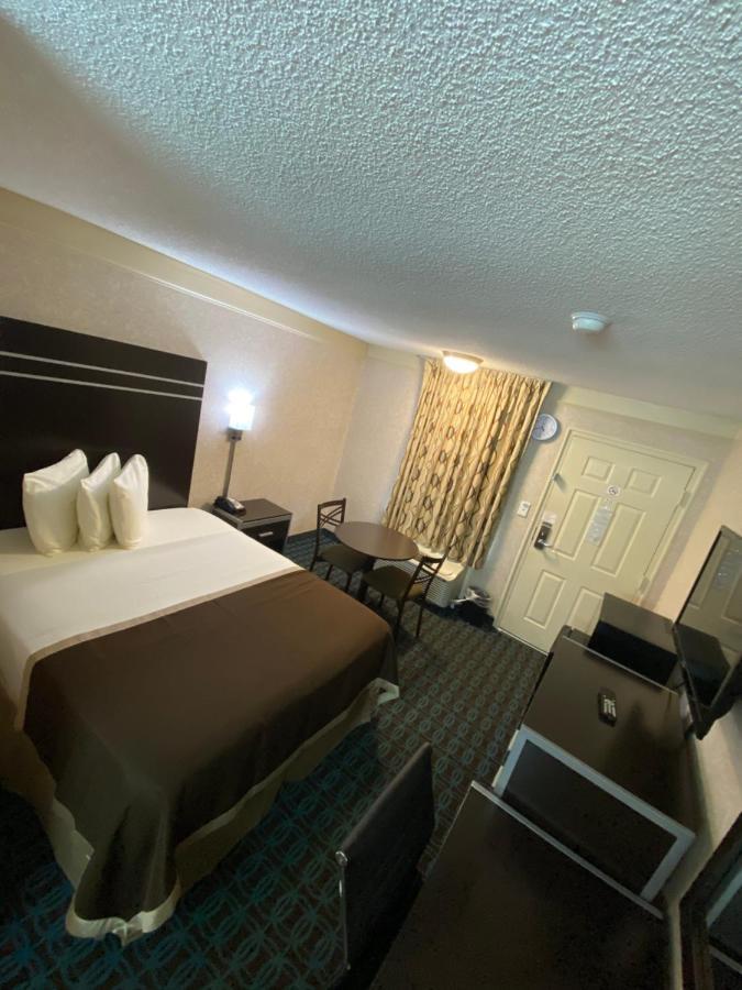 Deluxe Inn - Fayetteville I-95 Exteriör bild