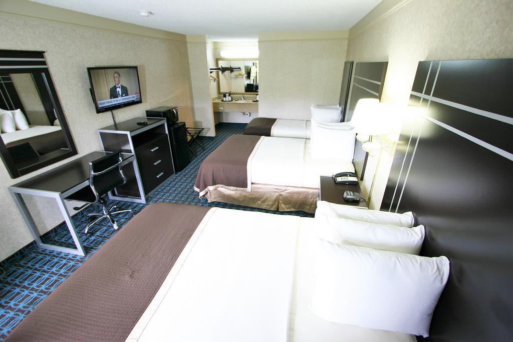Deluxe Inn - Fayetteville I-95 Exteriör bild