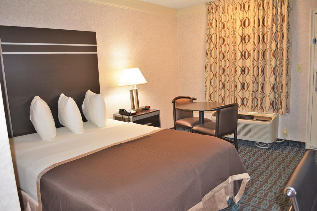 Deluxe Inn - Fayetteville I-95 Exteriör bild