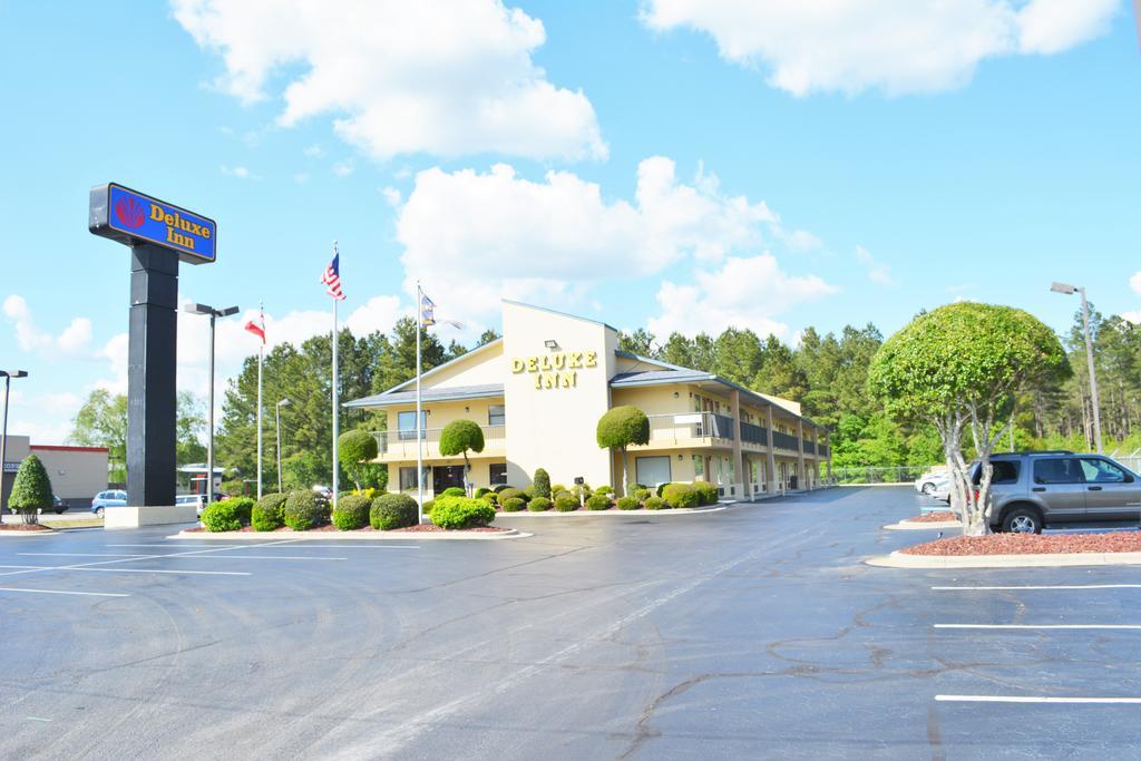 Deluxe Inn - Fayetteville I-95 Exteriör bild