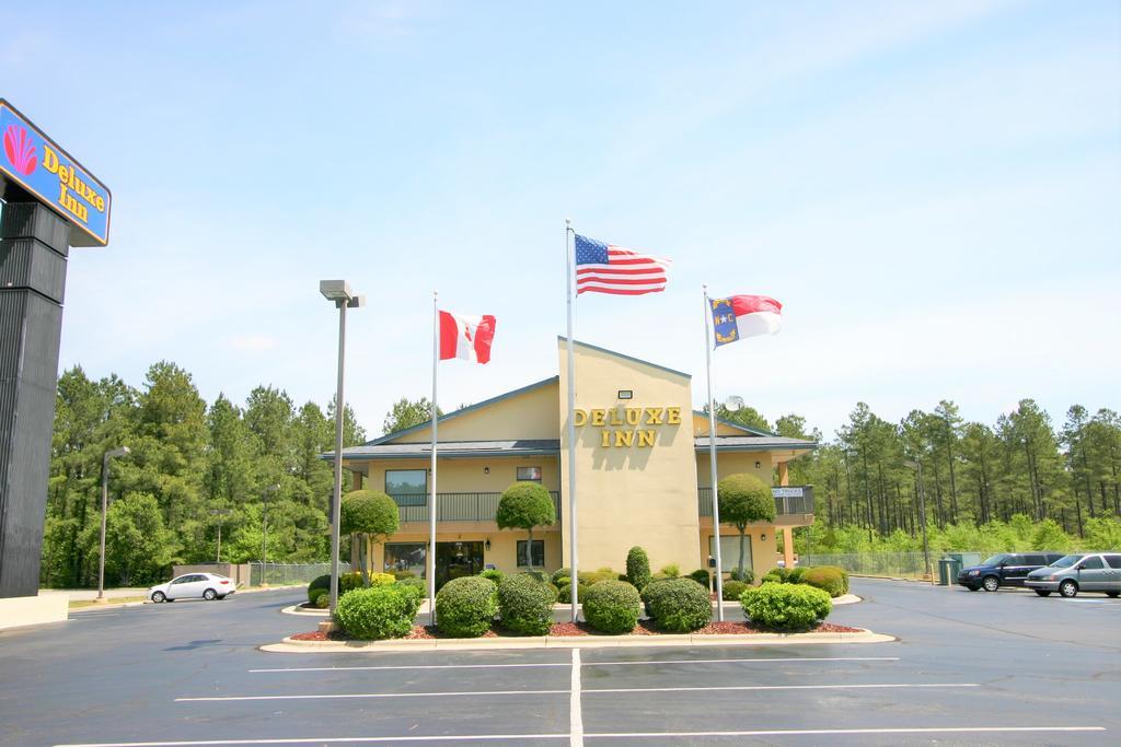 Deluxe Inn - Fayetteville I-95 Exteriör bild