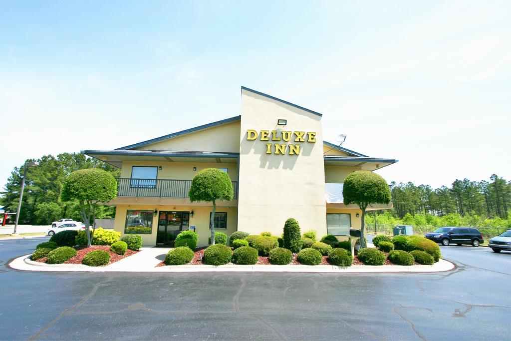 Deluxe Inn - Fayetteville I-95 Exteriör bild