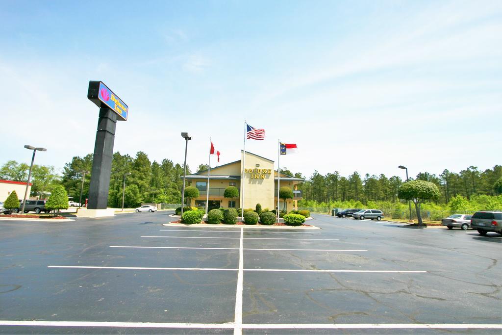 Deluxe Inn - Fayetteville I-95 Exteriör bild