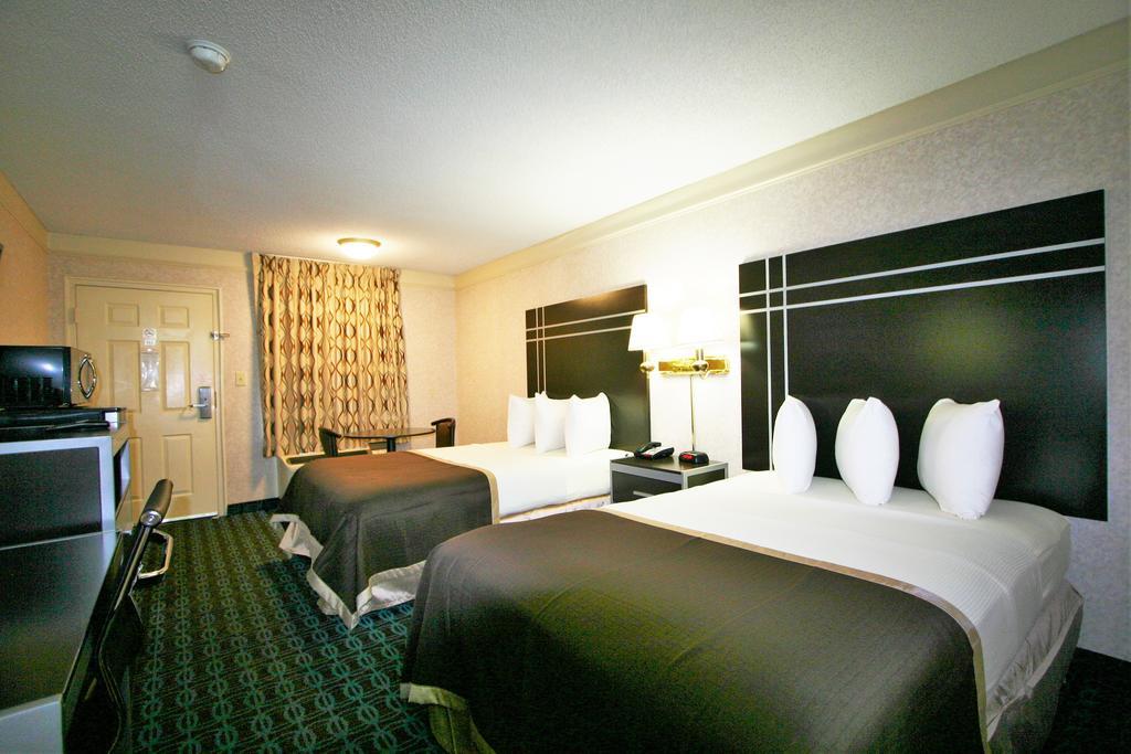 Deluxe Inn - Fayetteville I-95 Exteriör bild